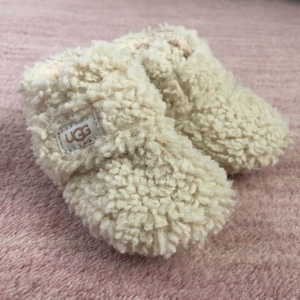 UGG Cream Fleece Baby Booties